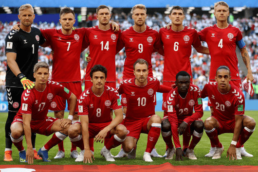 包含斯洛文尼亚队客场大胜爱尔兰，提前晋级下一轮的词条