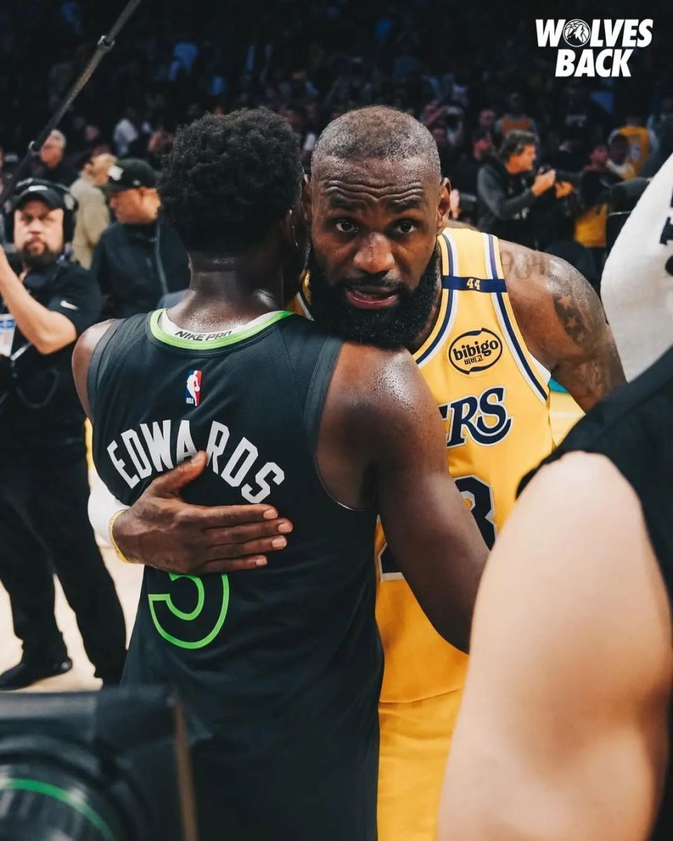 湖人球星在社交媒体上宣布膝伤已康复,球迷纷纷送上祝福的简单介绍 湖人球星在社交媒体上宣布膝伤已康复,球迷纷纷送上祝福的简单介绍