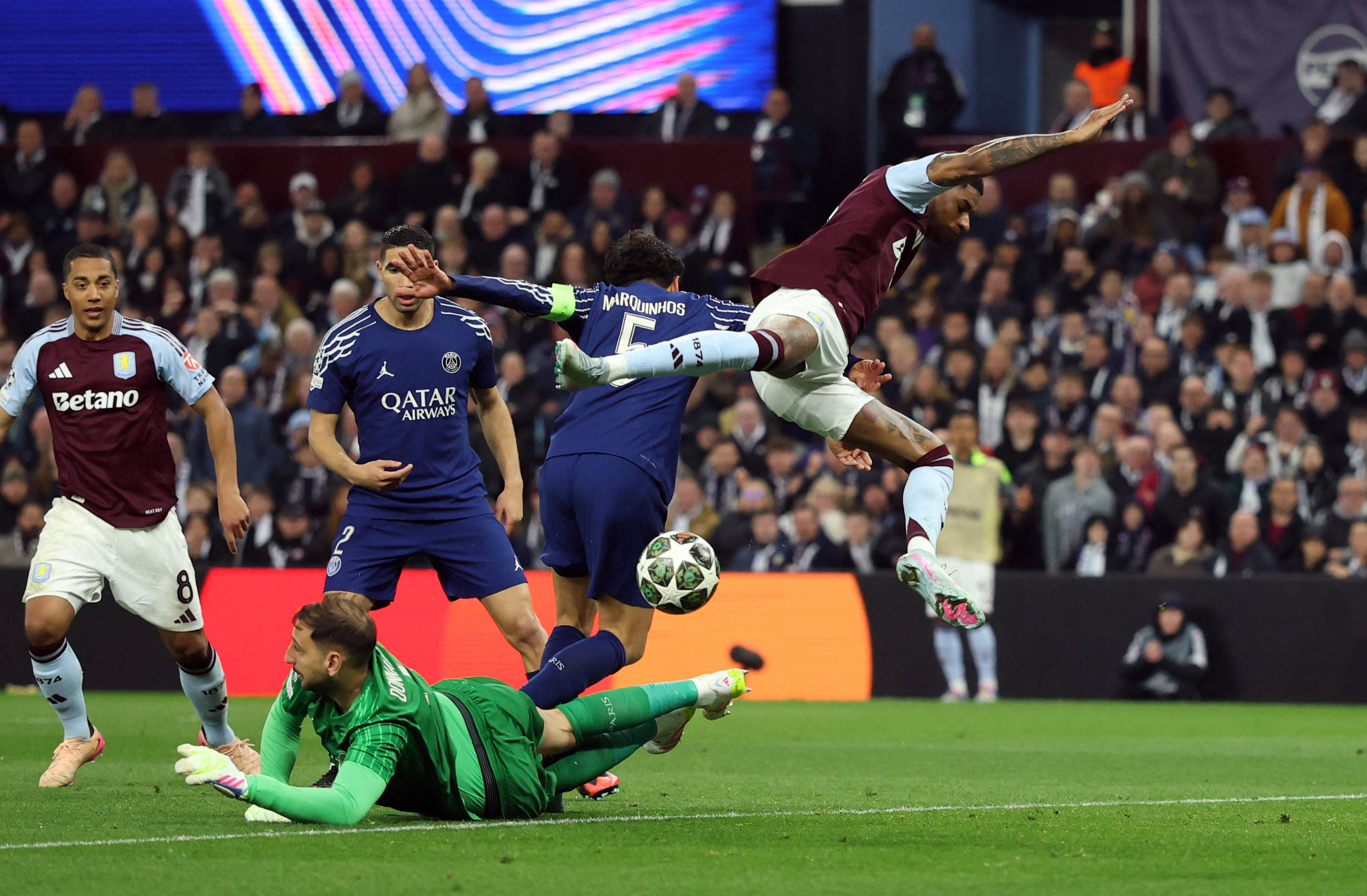 关于巴黎圣日耳曼憾负,无缘四强的信息 关于巴黎圣日耳曼憾负,无缘四强的信息