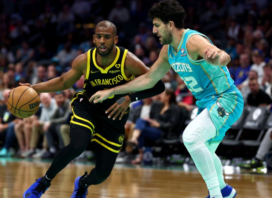 aoa体育馆-勇士队主场大胜夏洛特黄蜂队，库里32分砍