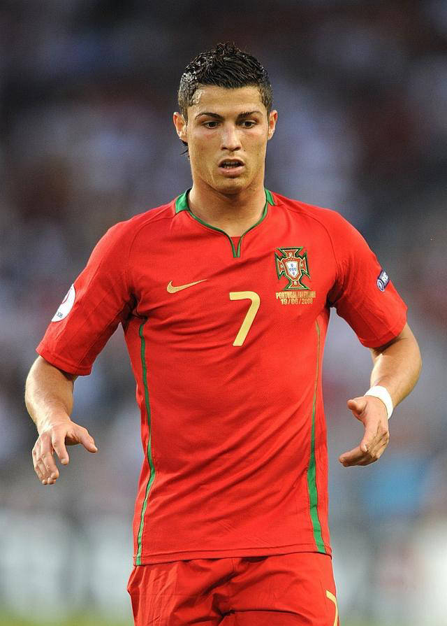 aoa体育新闻-葡萄牙足球队取得重要胜利，积分榜上升的简单介绍