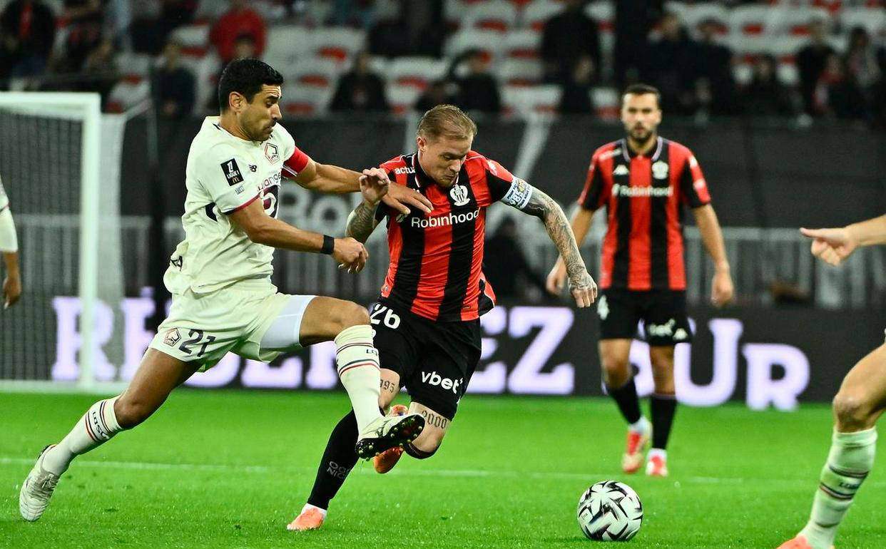 包含里尔主场力克尼斯，保持不败走势的词条