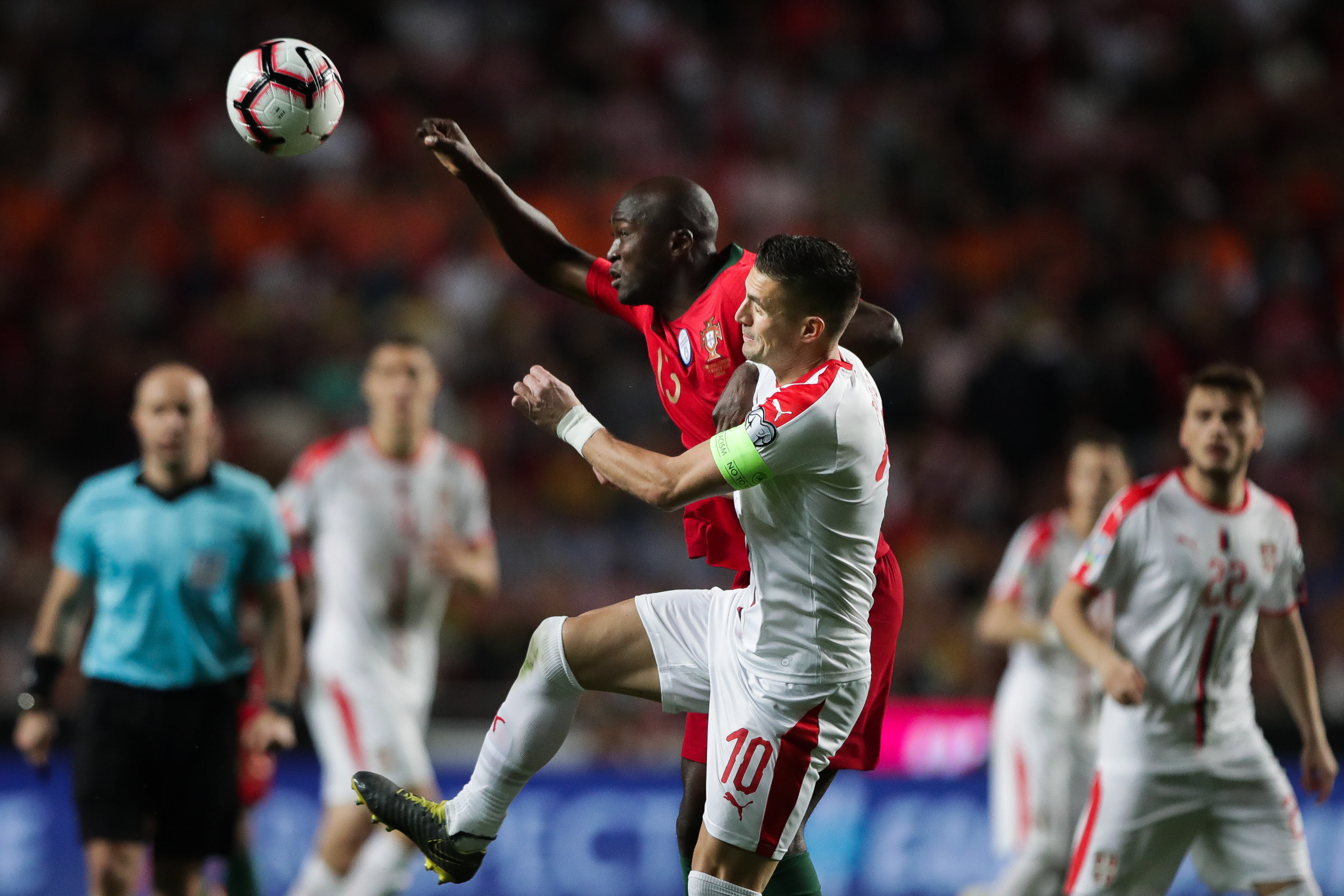 aoa体育活动-法国客场战平挪威，提前晋级强